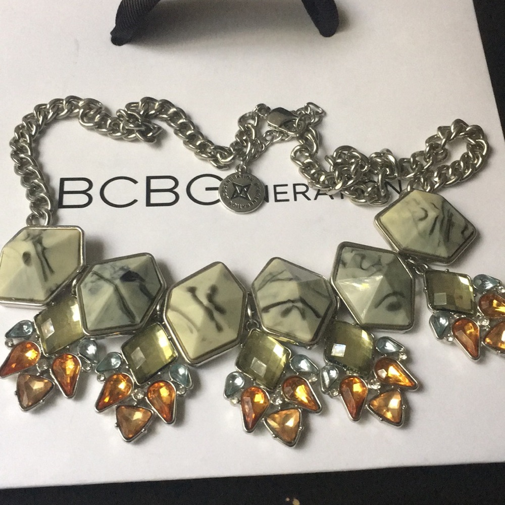 BCBGeneration elegant necklace